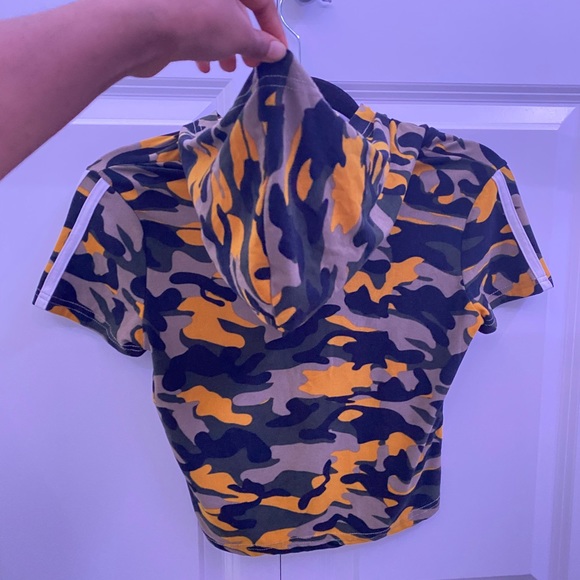 Army cute size:M top best soft texture ever - Picture 4 of 5